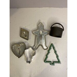 Lot of 6 Vtg Cookie Biscuit Cutters Christmas Aluminum Plastic Tin
